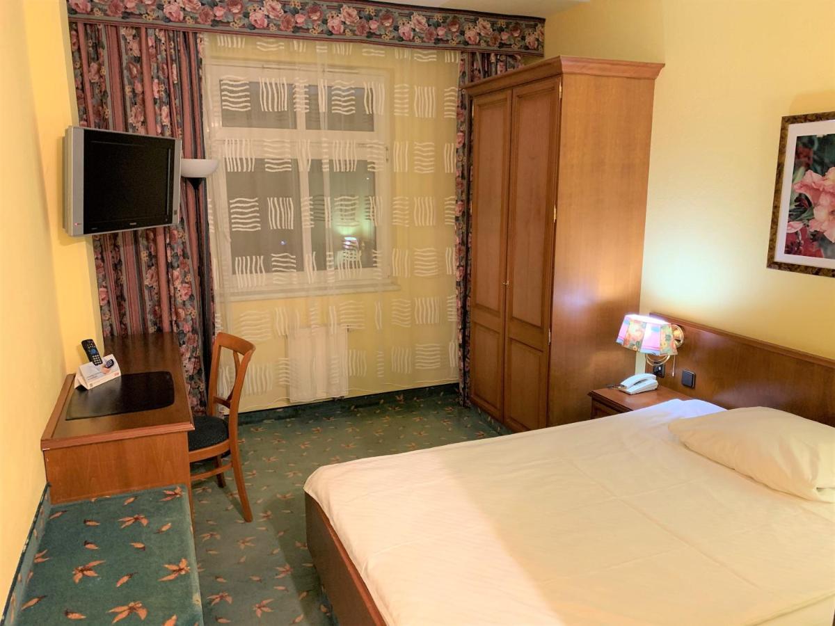 Brandiser Parkhotel ภายนอก รูปภาพ